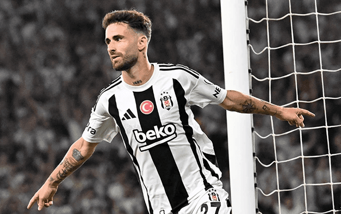 Süper Lig'de Beşiktaş ve Eyüpspor karşı karşıya geldi. Tüpraş Stadyumu'nda