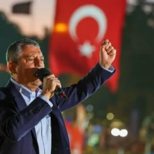 CHP Genel Başkanı Özgür Özel Seçildi CHP, Ankara’daki Nazım Hikmet