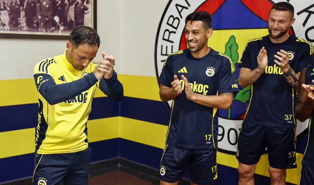 Tedesco’nun Samandıra’daki Sürpriz Kutlaması Fenerbahçe’nin teknik direktörü Domenico Tedesco, 40.