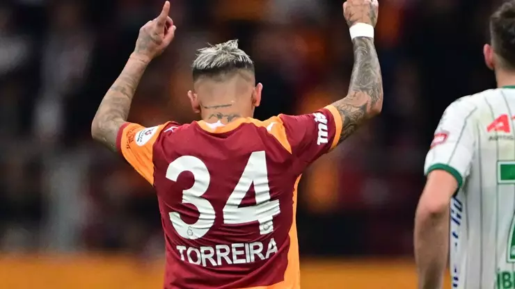 Galatasaray, Konyaspor'u 3-1 Yendi
64. dakikada Lucas Torreira maçtaki üçüncü golü kaydederek skoru 3-0 yaptı.