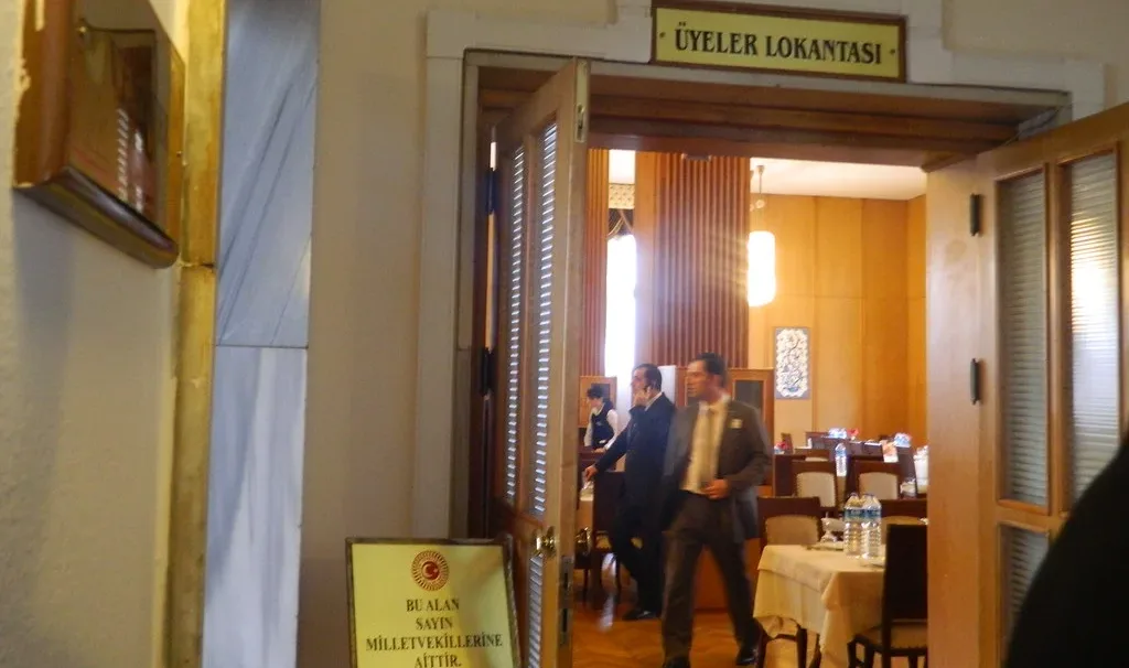 TBMM yemek ücretlerine zam: Etli Yemek 100 TL