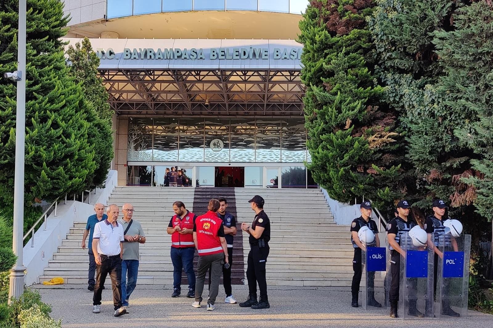 Bayrampaşa Belediye Başkanı Operasyonda Tutuklandı Bayrampaşa Belediyesi’ne yönelik yolsuzluk soruşturması