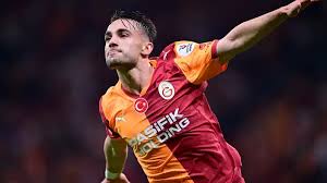 Galatasaray, Konyaspor'u 3-1 Yendi
23. dakikada Galatasaray öne geçti. Uğurcan Çakır'ın uzun pasıyla savunma arkasına sarkan Barış Alper Yılmaz'ın ceza sahası sol çaprazından çektiği şutta kaleci Deniz Ertaş topu çıkardı. Dönen topu önünde bulan Yunus Akgün'ün vuruşunda meşin yuvarlak ağlarla buluştu: 1-0.