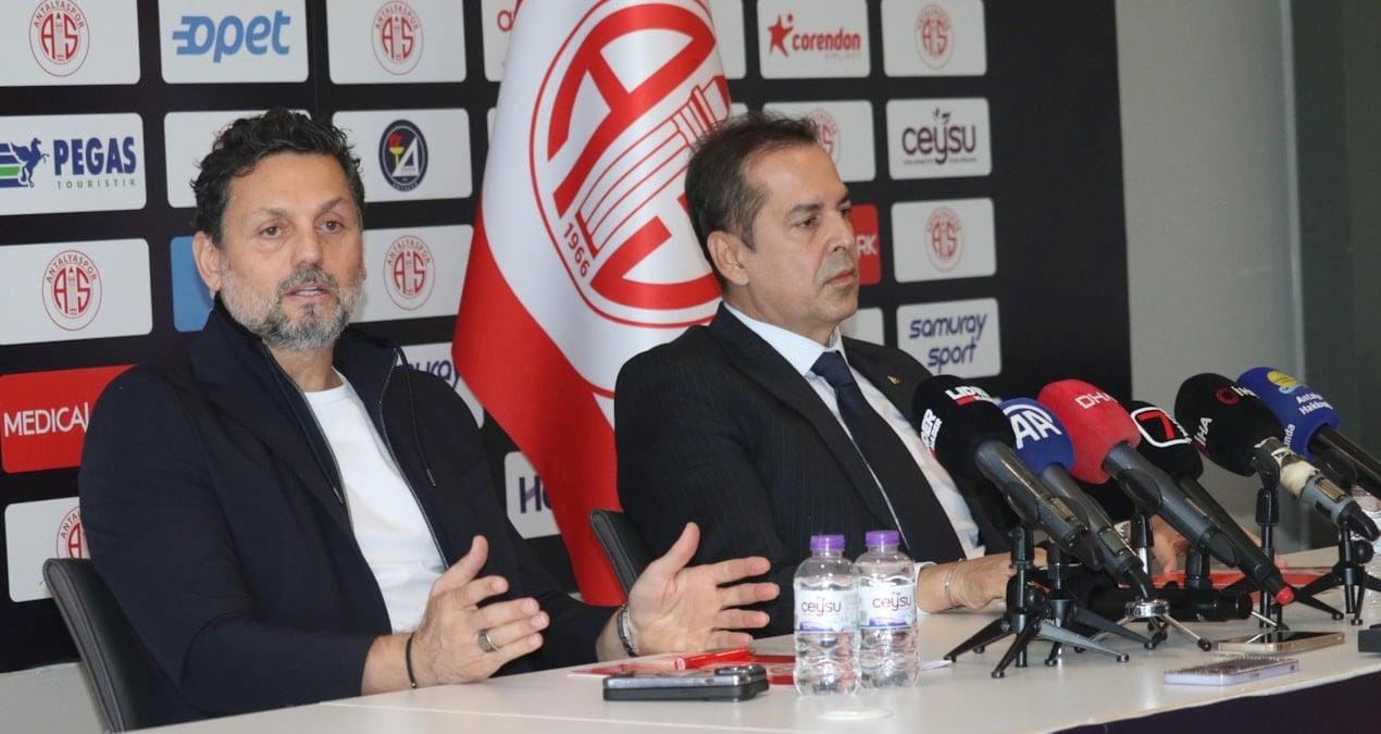 Süper Lig ekiplerinden Hesap.com Antalyaspor, teknik direktör Erol Bulut ile