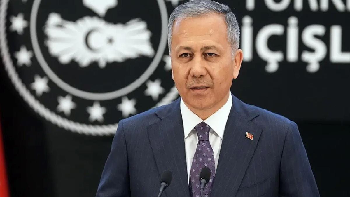İçişleri Bakanı Ali Yerlikaya, canlı yayında yaptığı açıklamalarda trafik güvenliği