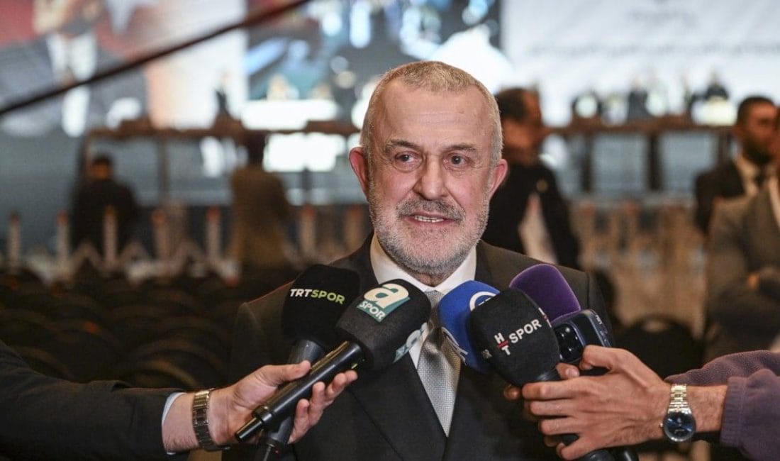 Beşiktaş’ta Divan Kurulu Görevi Ürkmezgil Beşiktaş Kulübü’nde divan kurulu başkanlığına seçilen Ahmet Ürkmezgil ile kurul