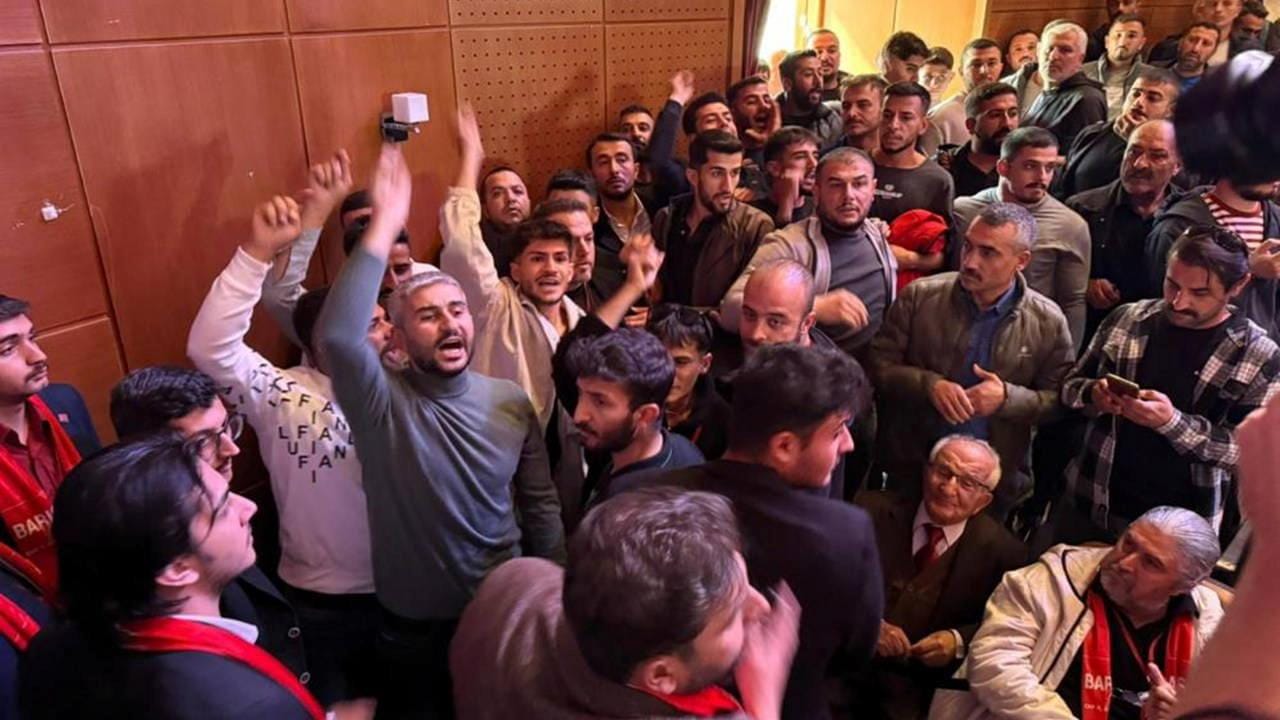 Malatya’da düzenlenen CHP 39. Olağan İl Kongresi, sabah saatlerinde Kongre