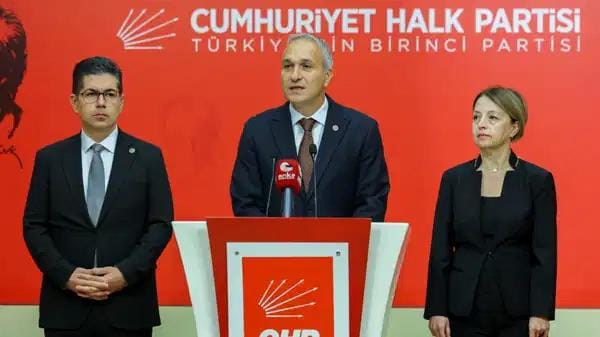 CHP Genel Başkan Yardımcısı Suat Özçağdaş, parti genel merkezinde düzenlediği