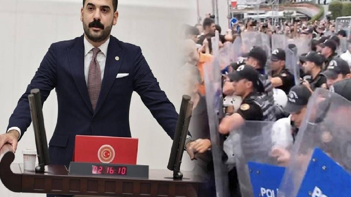 CHP İstanbul Milletvekili Ali Gökçek, partisinin İstanbul il binası önünde