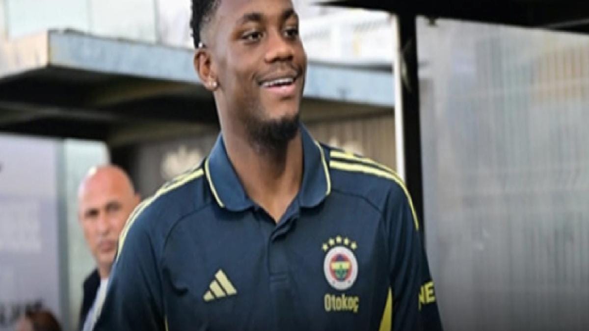 Fenerbahçe’de Jhon Duran’ın sağlık sorunu endişe yaratıyor Sezon başında büyük