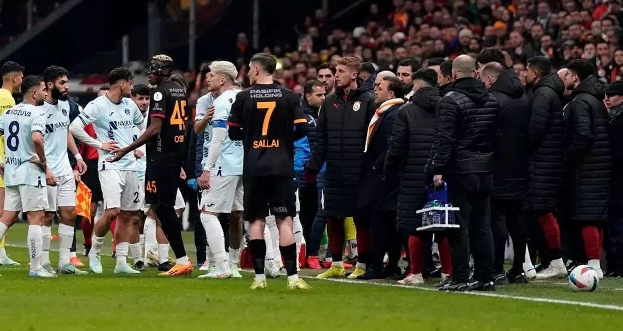 Hakemlerin bahis skandalı sonrasında kulüplerden peş peşe açıklamalar geldi. Bahise