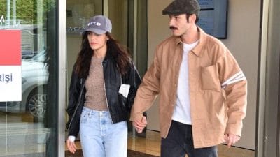 Oyuncu Hafsanur Sancaktutan geçtiğimiz gün evde elini kesti. Sevgilisi Kubilay