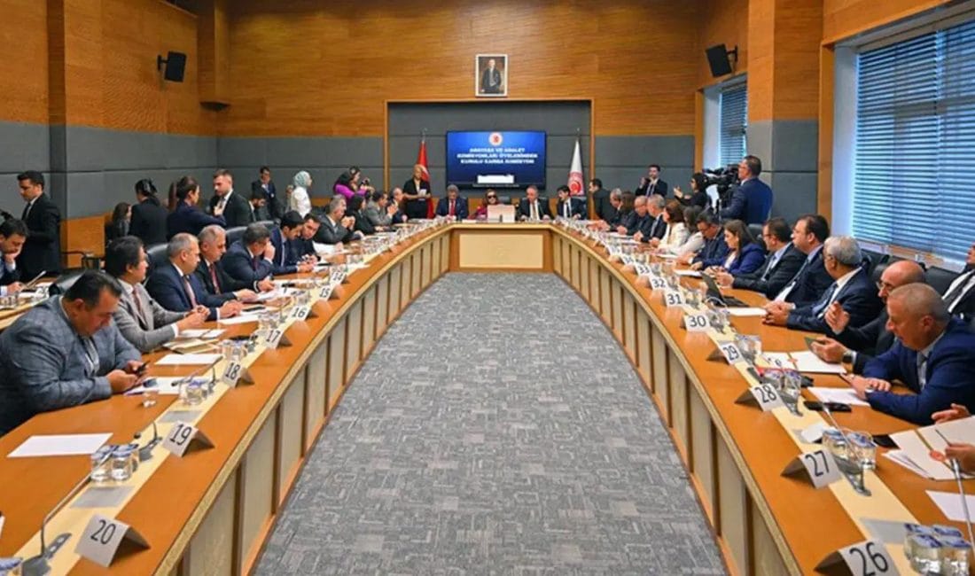 TBMM Anayasa ve Adalet Komisyonları üyelerinden oluşan Karma Komisyon, Hakimler