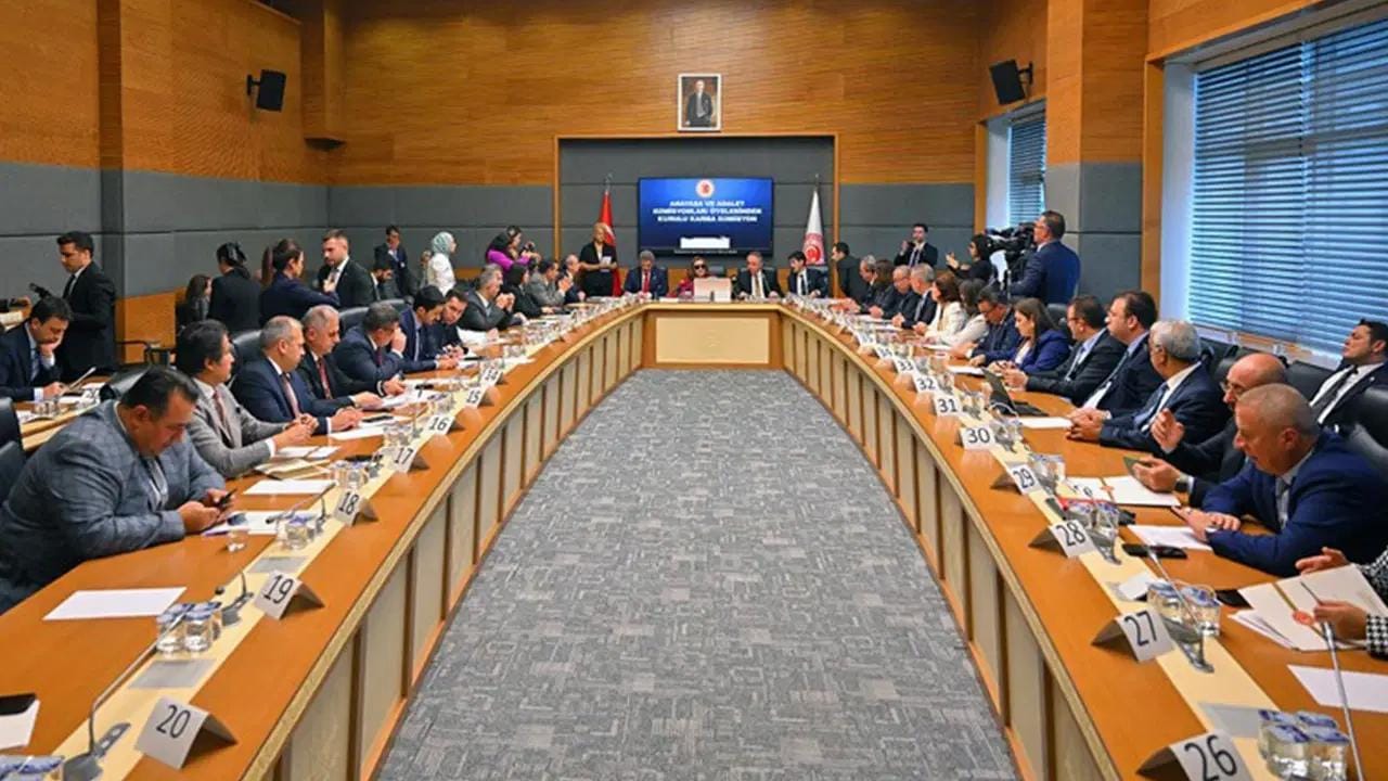 TBMM Anayasa ve Adalet Komisyonları üyelerinden oluşan Karma Komisyon, Hakimler