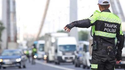 Trafik cezalarına ilişkin yeni düzenlemeleri içeren yasa teklifinin geçici olarak