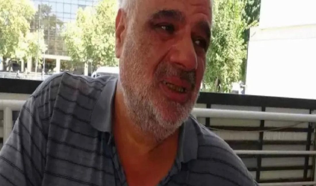 Ünlü oyuncu Recep Bülbülses, nefes darlığı şikayetiyle acilen hastaneye kaldırıldı.