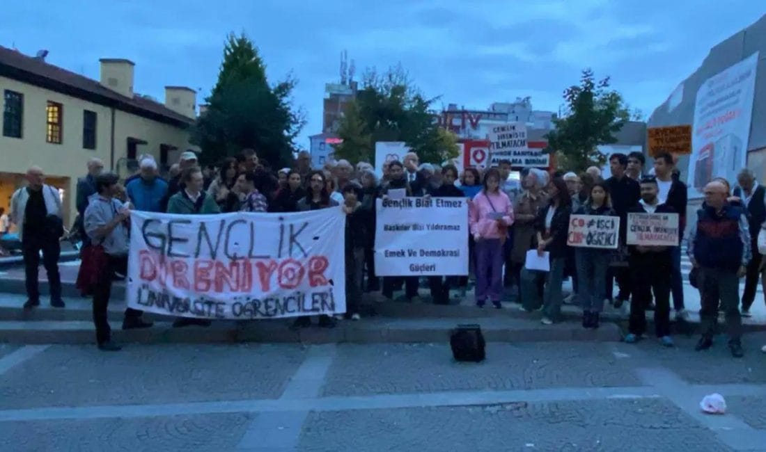Samsun’da Öğrencilerin ve Emek Güçlerinin Zamlar ve Güvenlik Uygulamalarına Karşı Ortak Tepkisi Samsun Emek ve Demokrasi Güçleri ile üniversite öğrencileri, “Geleceksizliğe ve