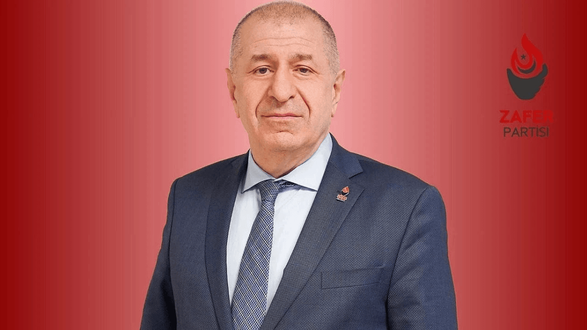 Zafer Partisi Genel Başkanı Ümit Özdağ, Manisa’da basın mensuplarıyla gerçekleştirdiği