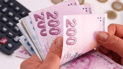 Türk-İş kararında belirsizlik sürüyor Milyonların gözünün üzerinde olduğu asgari ücret