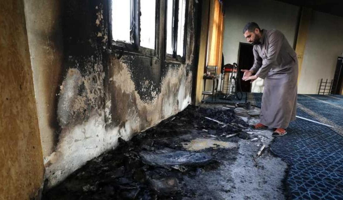 Batı Şeria’da çirkin saldırı: İsrailliler camiyi kundakladı Deyr İstiya’da Hacca Hamida Camisi kundaklandı İsrailli yerleşimciler, işgal altındaki