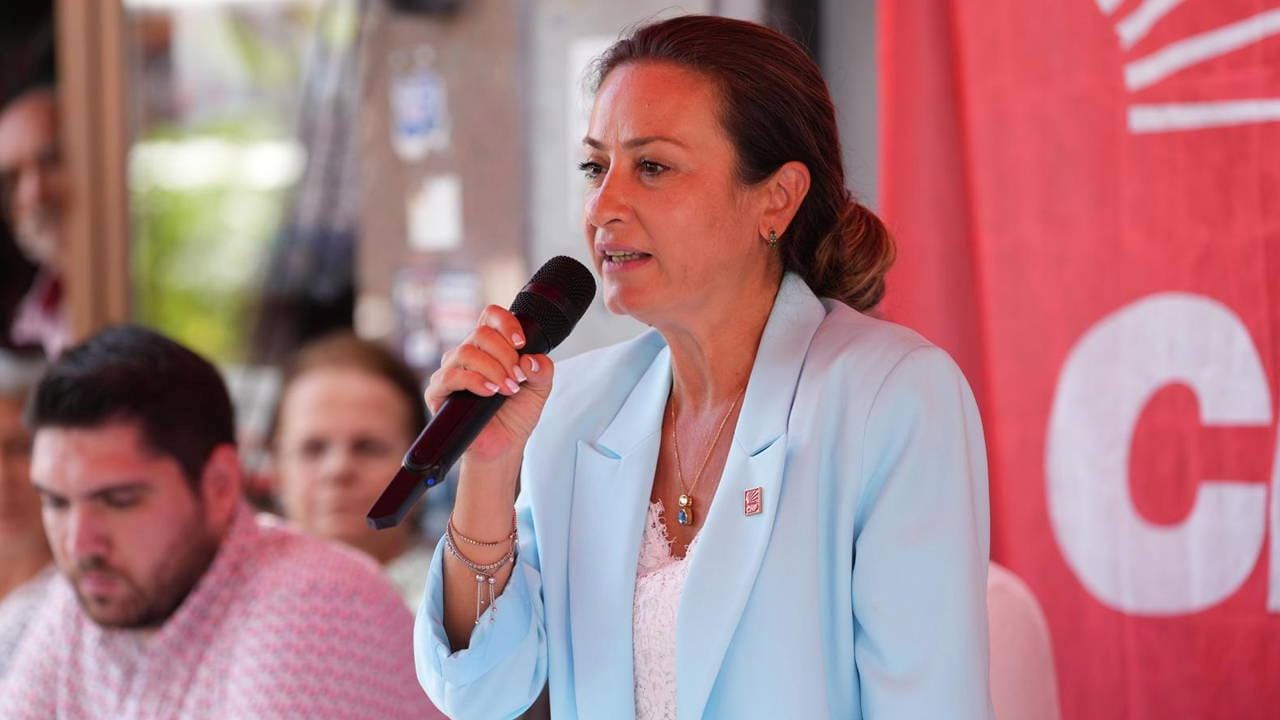 Manisa Celal Bayar Üniversitesi’nin yeni akademik yıl açılış töreninde, muhalefet