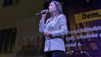 Hakkari’de düzenlenen halk buluşmasında konuşan Halkların Eşitlik ve Demokrasi Partisi