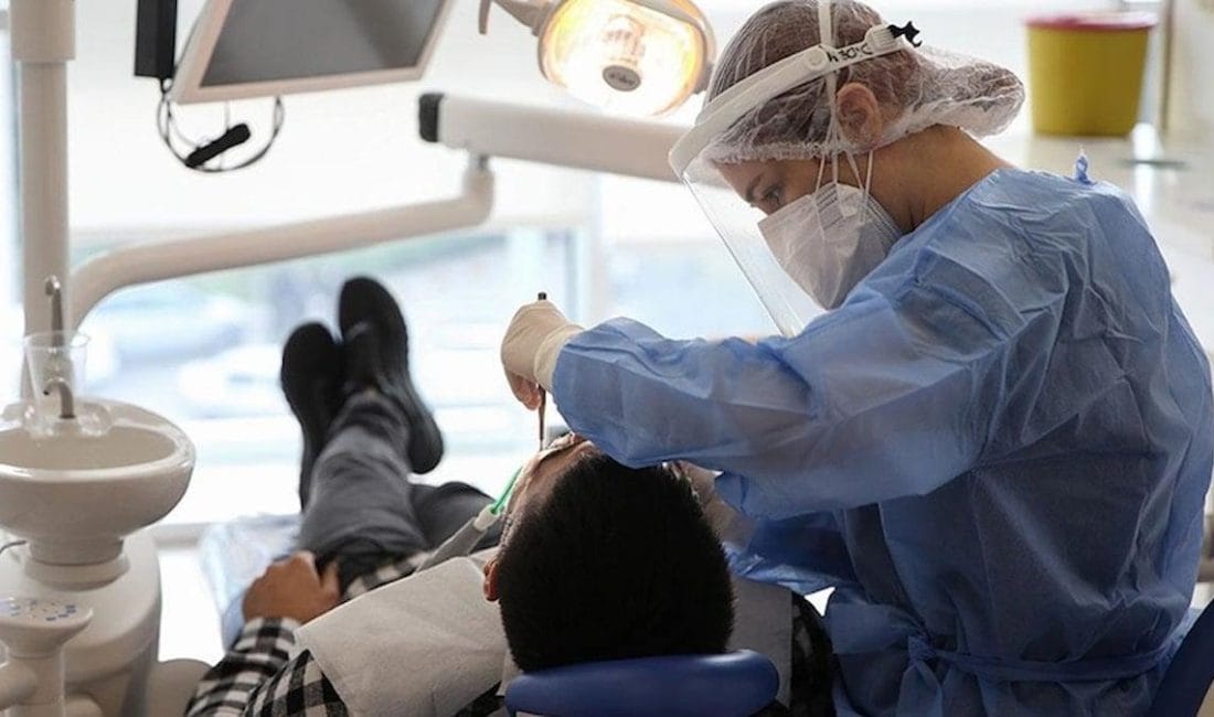 Diş tedavisinde yeni dönem! Artık diş çürümeden engellenecek Nottingham Üniversitesi’nden Diş Minesini Onaran Protein Bazlı Jel Geliştirildi İngiltere’deki