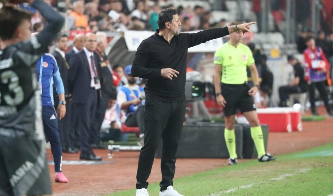 Erol Bulut: Sorunumuz içimizdeki birileri Hesap.com Antalyaspor Teknik Direktörü Erol Bulut Maç Sonrası Açıklamalar Yaptı