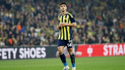 Fenerbahçe’nin genç stoperi Yiğit Efe Demir tam not aldı Fenerbahçe, Ferencvaros Maçında Genç Oyuncuların İlkleri ve Talisca’nın Golü Fenerbahçe’nin