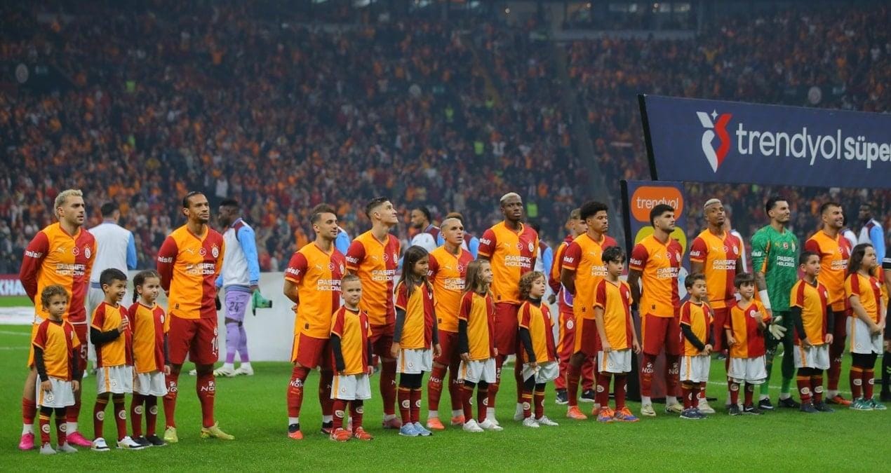 galatasaray-evinde-gol-atamadi-XWuWcavA.jpg