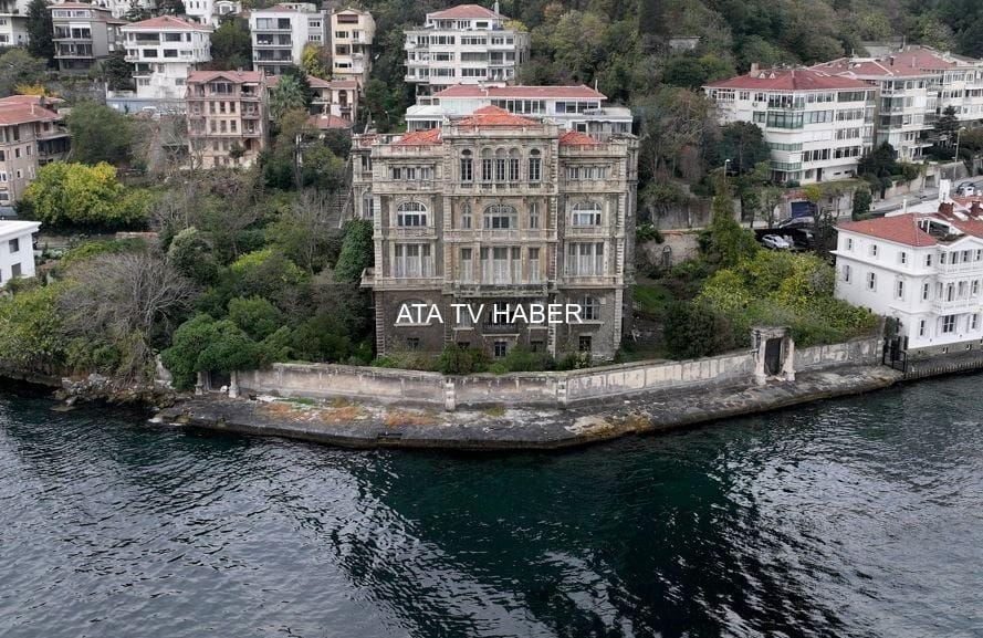Rumelihisarı'nda Tarihi Zeki Paşa Yalısı Yeniden Satışta