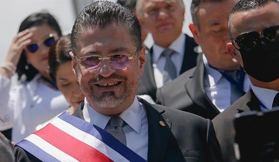 Kosta Rika Cumhurbaşkanlığı Sarayı’nda düzenlenen özel törende Türkiye Cumhuriyeti’nin 102.