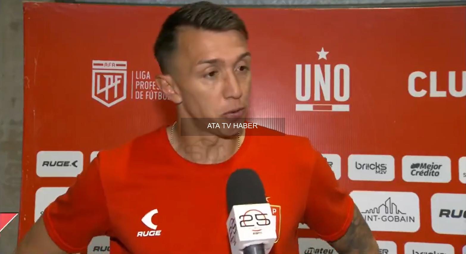 Muslera Estudiantes mücadelesinde tartışmalı kararları eleştirdi