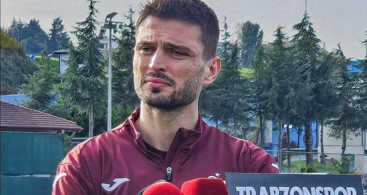 Okay Yokuşlu: ‘‘Hedefimiz Zirvede Kalmak ve Süper Kupa’yı Kazanmak’’ Bordo-mavili