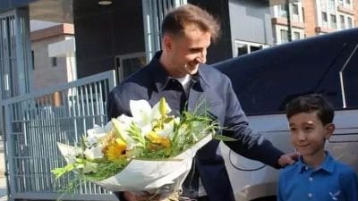 Kerem Aktürkoğlu, Öğrenci Aras Şamlı’nın Davetiyle Yenidoğu Okulları’nı Ziyaret Etti