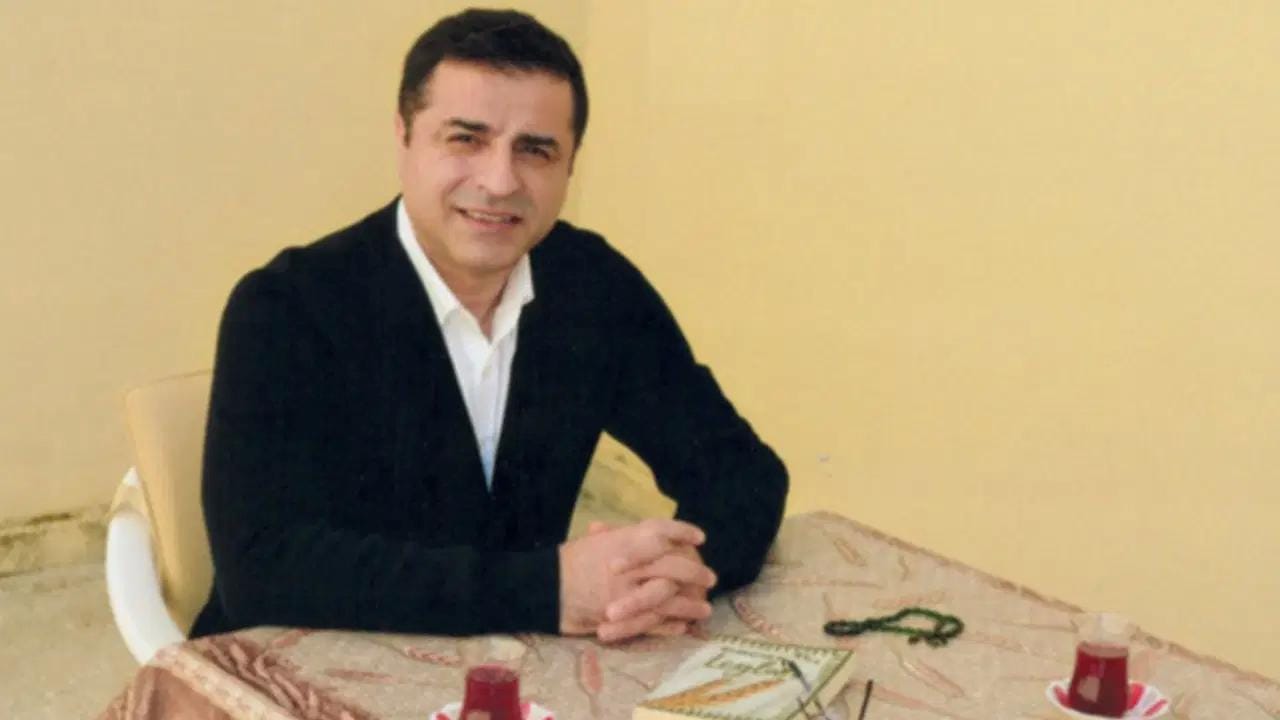 Edirne F Tipi Cezaevi’nden paylaşılan açıklamada Selahattin Demirtaş, eleştiriler, kaygılar