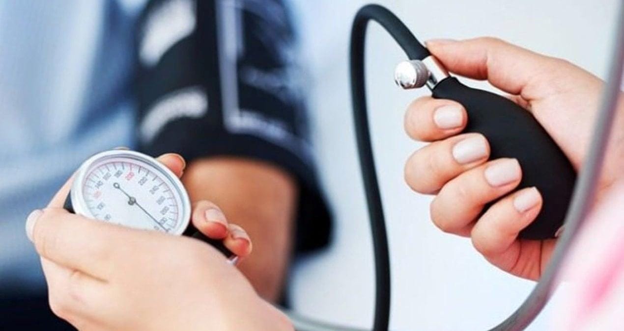 Hipertansiyonun Sessiz Tehdidi: Riskler, Belirtiler ve Takip Önerileri Hipertansiyon yani