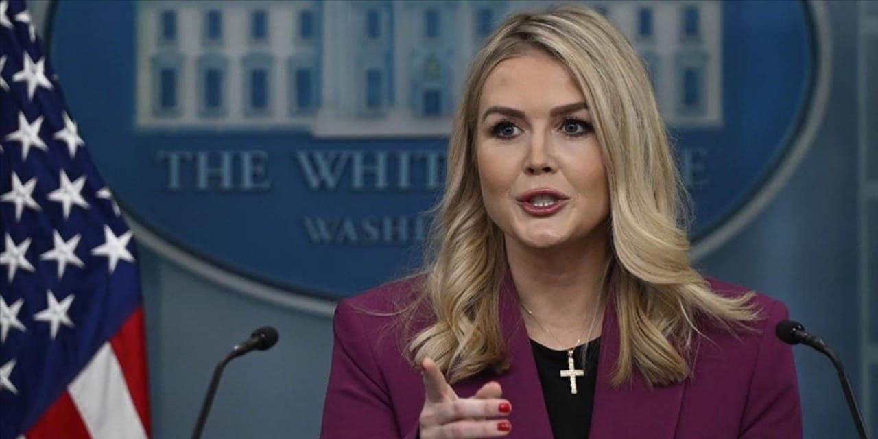 Beyaz Saray Sözcüsü Karoline Leavitt’in Ailesine Yönelik ICE Gözaltısı ABD’de