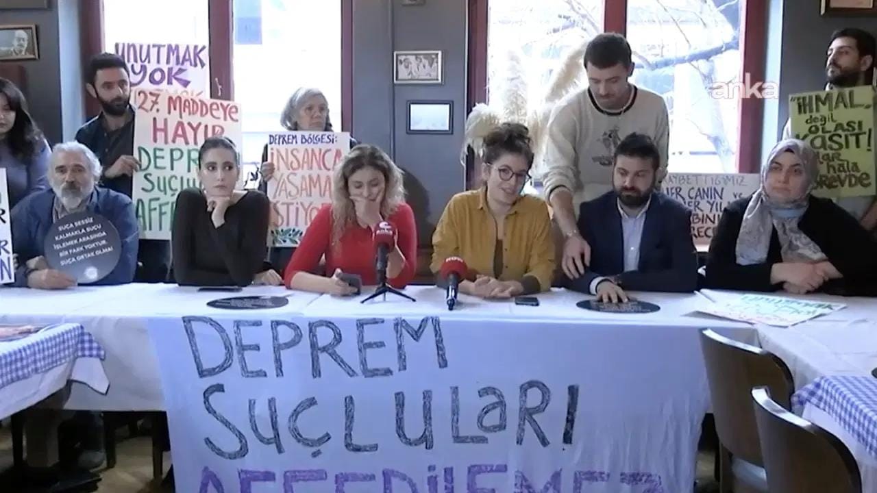 Adalet Peşinde Aileleri Platformu Kadıköy’de 11. Yargı Paketi’ni Protesto Etti