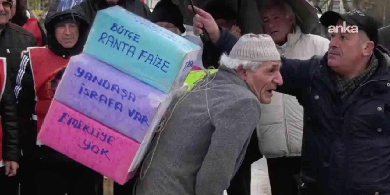 Emekliler Kadıköy İskelesi Önünde Taleplerini Haykırdı Emeklilikte Yaşa Takılanlar ve