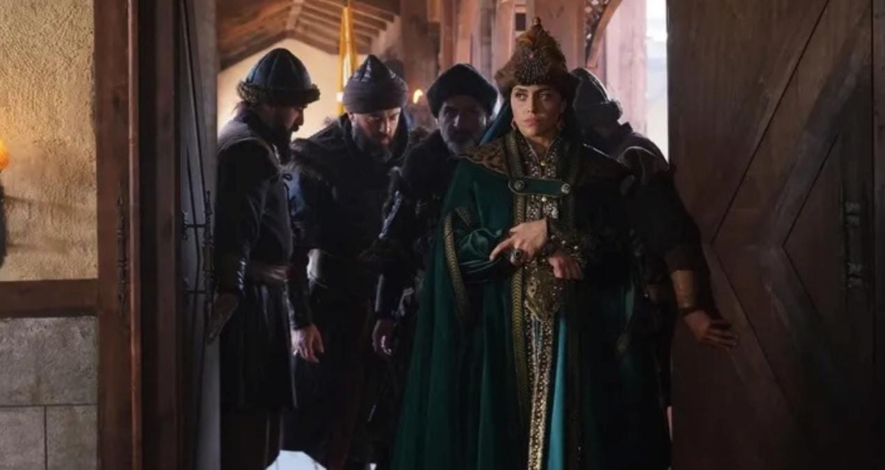 kurulus-osmanin-yildizi-meger-sessiz-sedasiz-evlenmis-aralarinda-17-yas-fark-var-LxqrtSjC.jpg