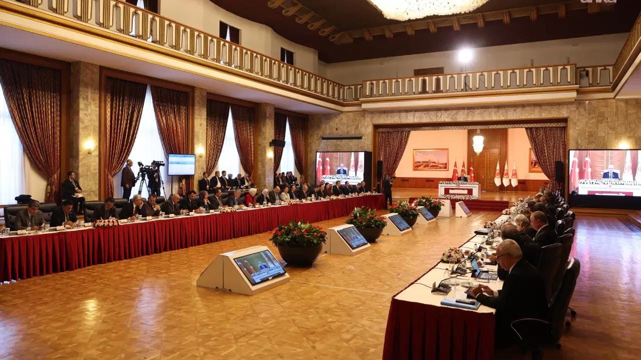Komisyonda Tartışma: Sezgin Tanrıkulu ile Mehmet Şahin Arasında Gerginlik Komisyon