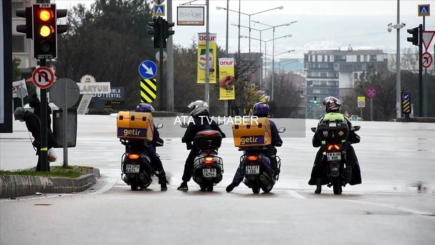 Moto Kurye Ücretlerinde Büyük Artış: Saatlik ve Bonus Düzenlemeleri Gelirleri Yükseltti