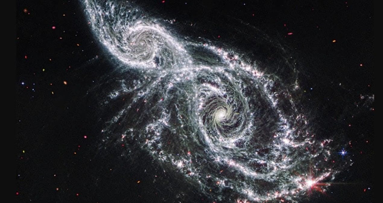 nasa-paylasti-uzaydan-buyuleyici-goruntu-P63c4znI.jpg