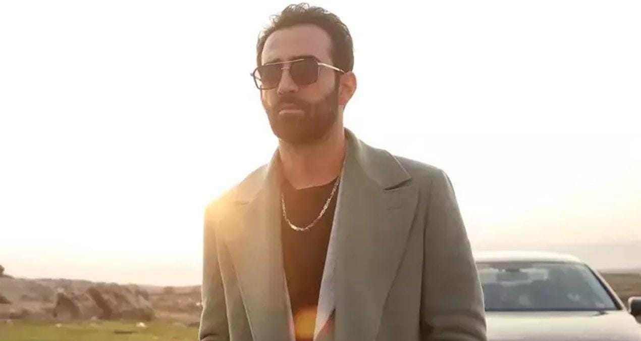 Ferit Kaya Paris’te Taharet Musluğu Eksikliğini Mizahi Bir Dille Gündeme