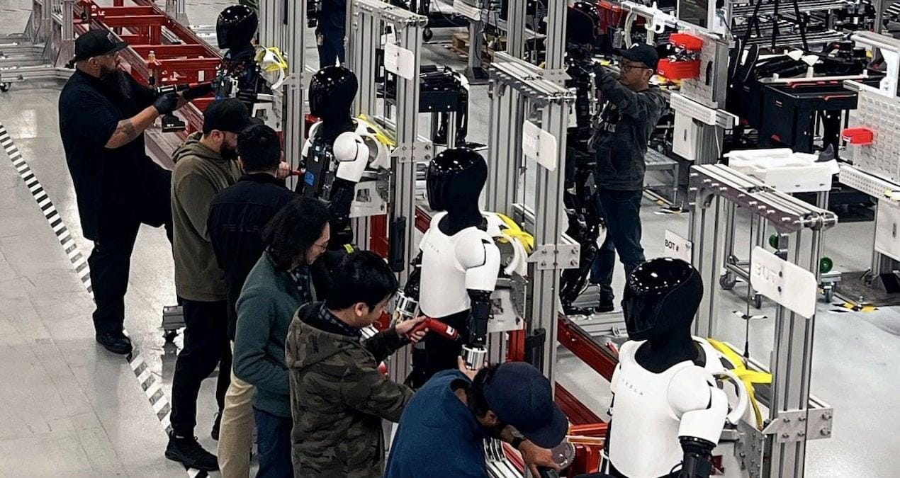 1000-tane-robot-ayni-fabrikada-is-buldu-ZXytZTs5.jpg