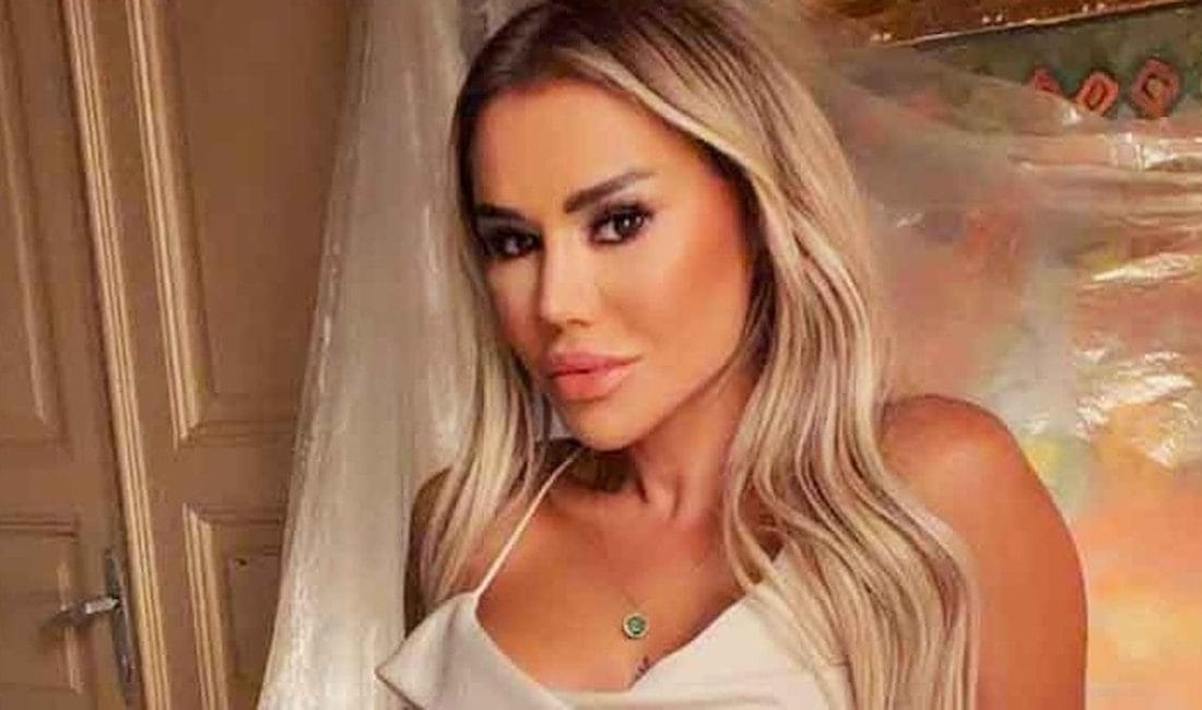 Ceylan, yeni şarkısı için Unkapanı’nda basınla buluştu Ceylan, yeni şarkısı