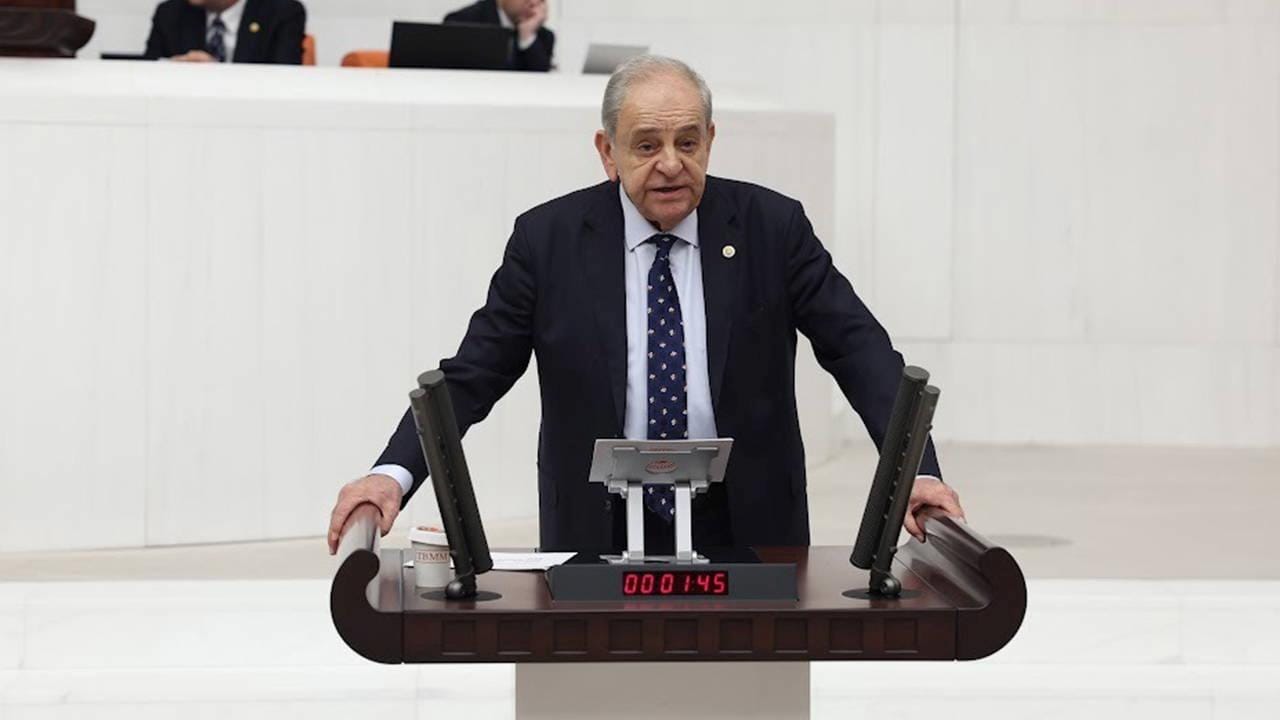 CHP’li Nalbantoğlu’ndan, İzmir’de tamamlanamayan kamu yatırımlarına tepki: ‘Hem maliyet artıyor, hem vatandaş çile çekiyor’