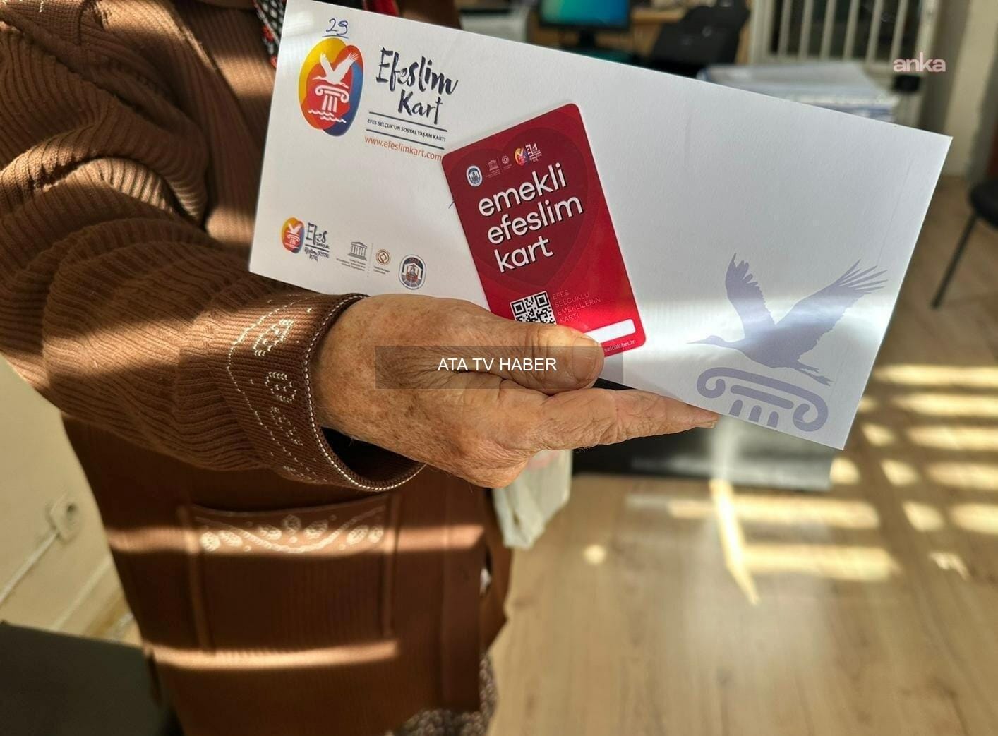Efes Selçuk’ta Emeklilere Destek: Emekli Efeslim Kart ile Sosyal Dayanışma Sürüyor