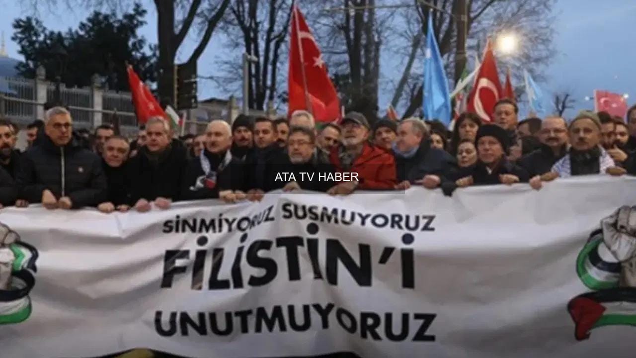 İstanbul'da Binlerce Kişi 'Sinmiyoruz, Susmuyoruz, Filistin'i Unutmuyoruz' Sloganıyla Yürüdü